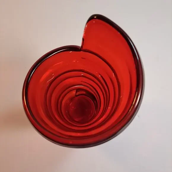 Vintage Ruby Red Spiral Swirl Art Glass Vase 9" Unmarked Centerpiece Flowers